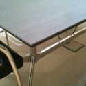 Interieurfolierung | Tisch in Holzoptik | IAA Frankfurt Interieurfolierung | Tisch in Holzoptik | IAA Frankfurt